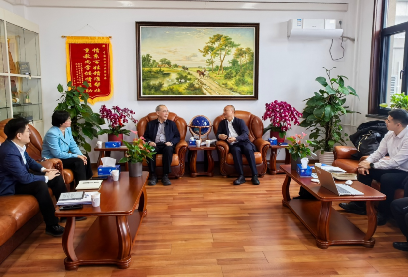 中國(guó)機(jī)械聯(lián)會(huì)領(lǐng)導(dǎo)會(huì)見四川普什寧江機(jī)床有限公司總經(jīng)理一行